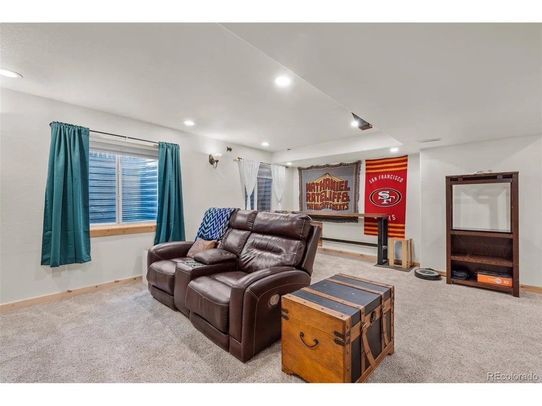 Photo of 6758 Sunburst Ave