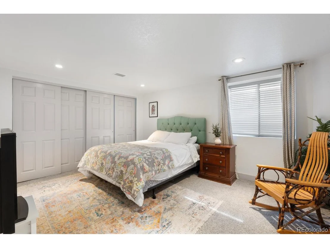 Photo of 561 Cook St