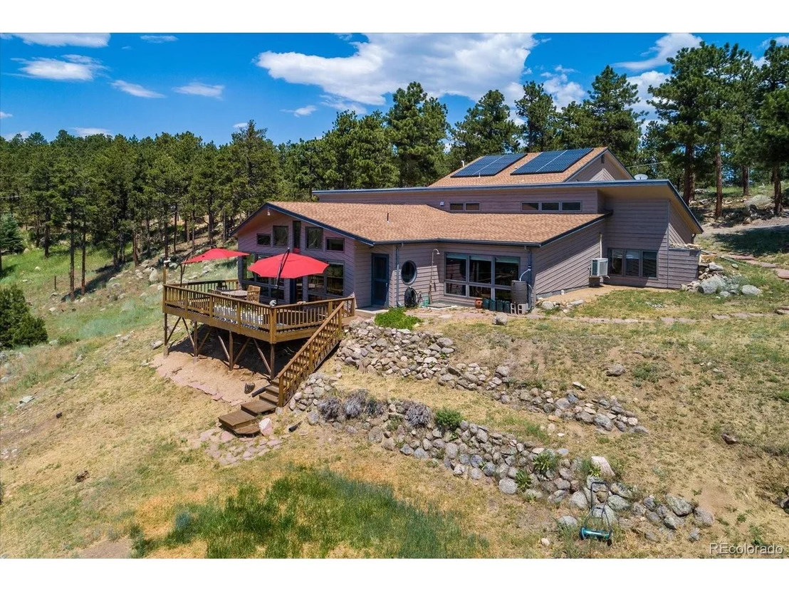 Photo of 326 Peakview Rd