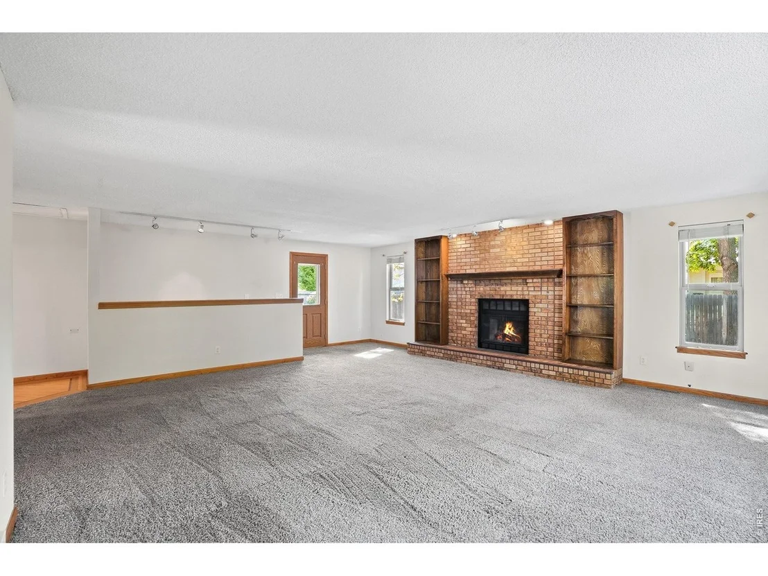 Photo of 1689 Geneva Cir