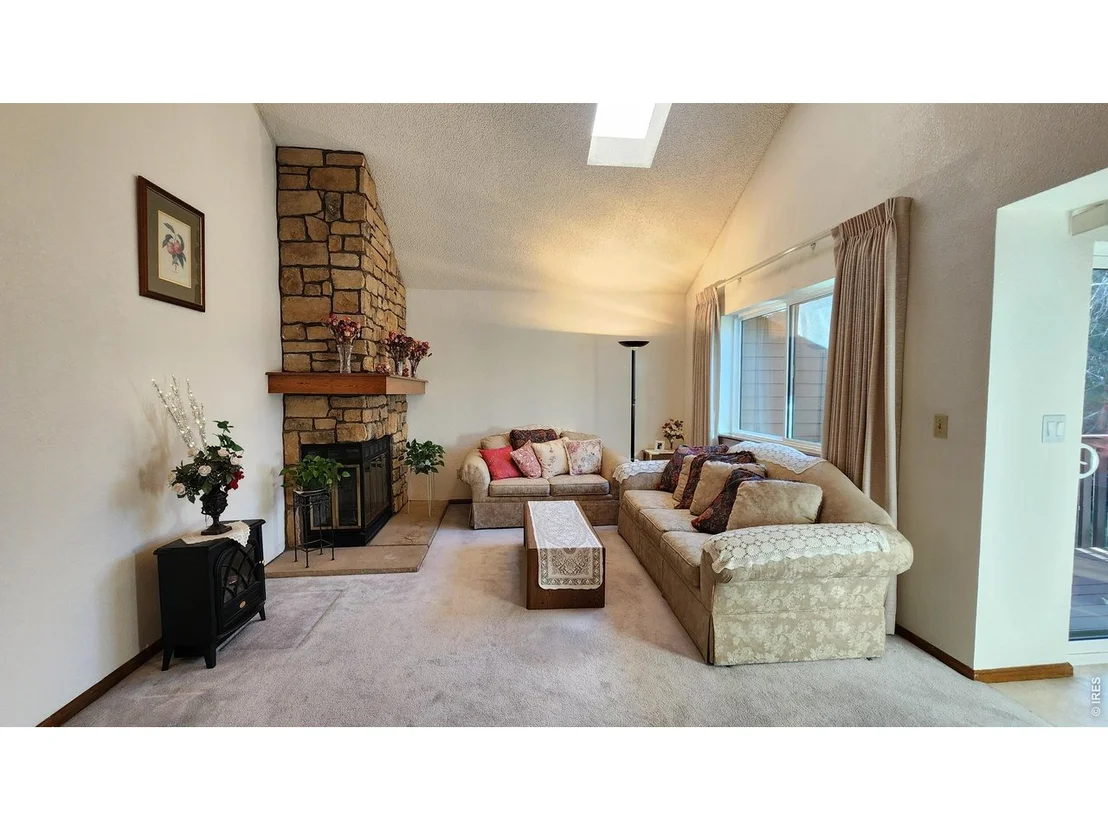 Photo of 6239 Willow Ln