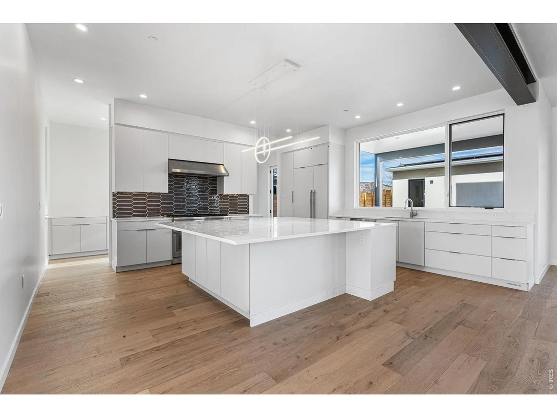 Photo of 2145 Vine Ave
