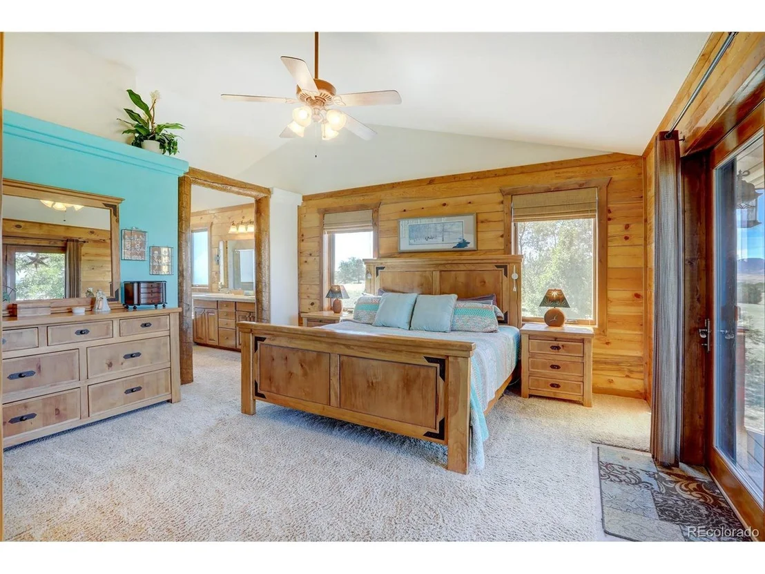 Photo of 6584 Lakeside Cir