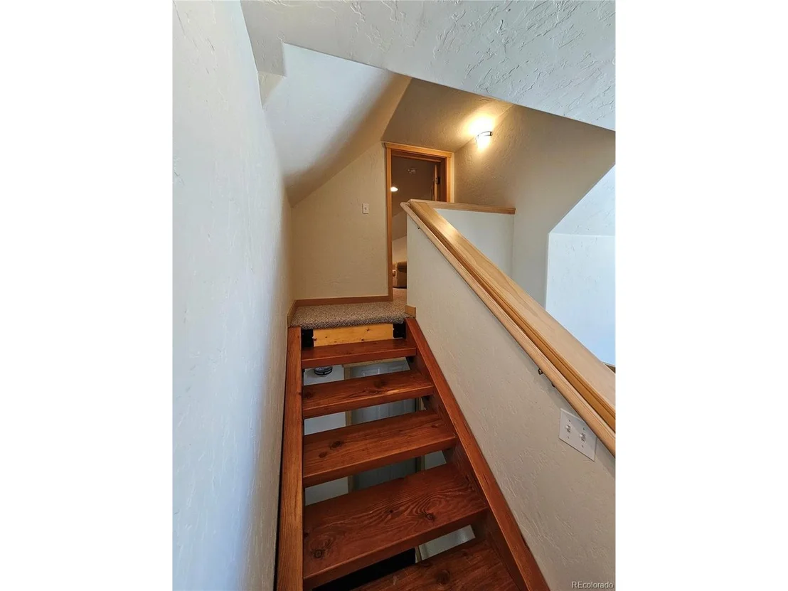 Photo of 861 Mink Ln
