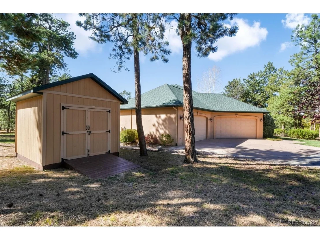Photo of 17556 Colonial Park Dr