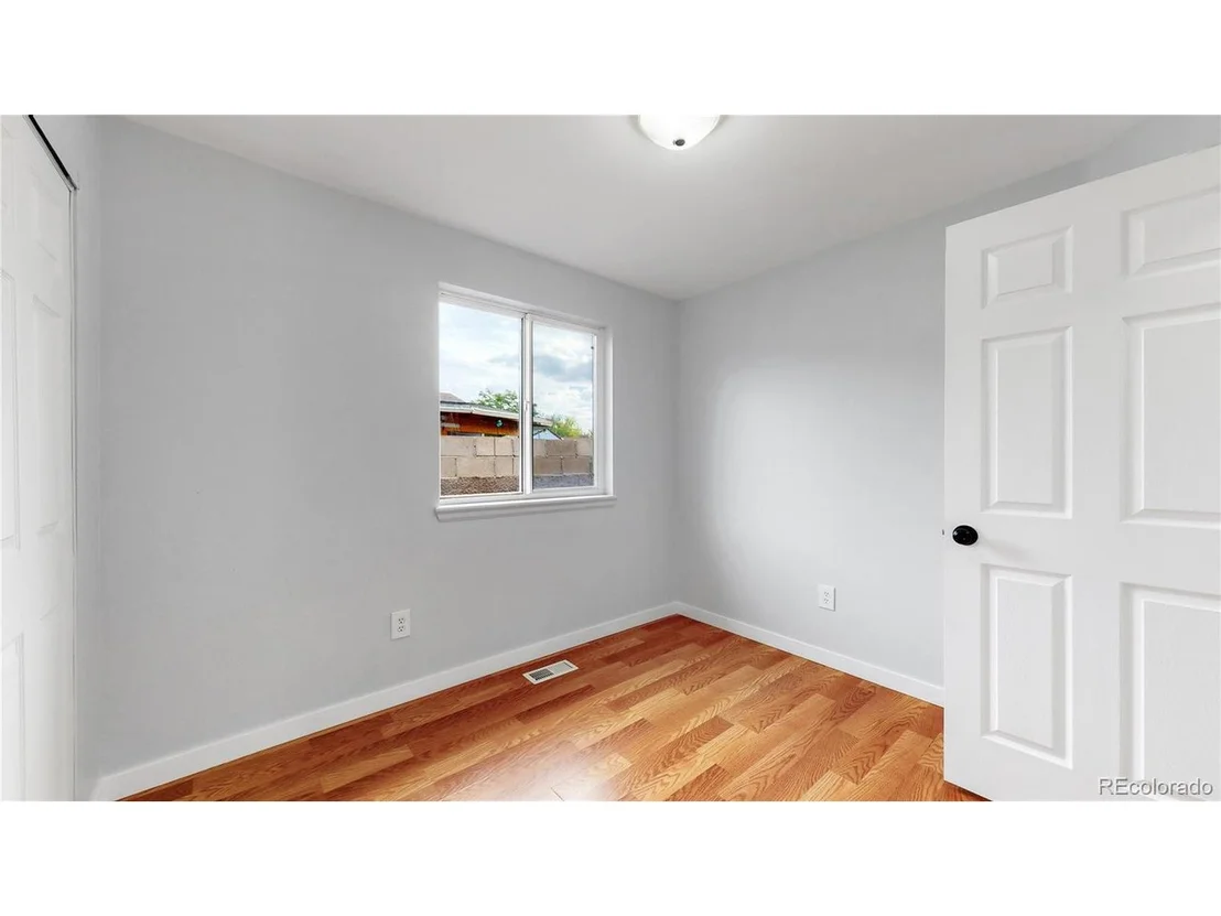 Photo of 2214 Alpine Ave