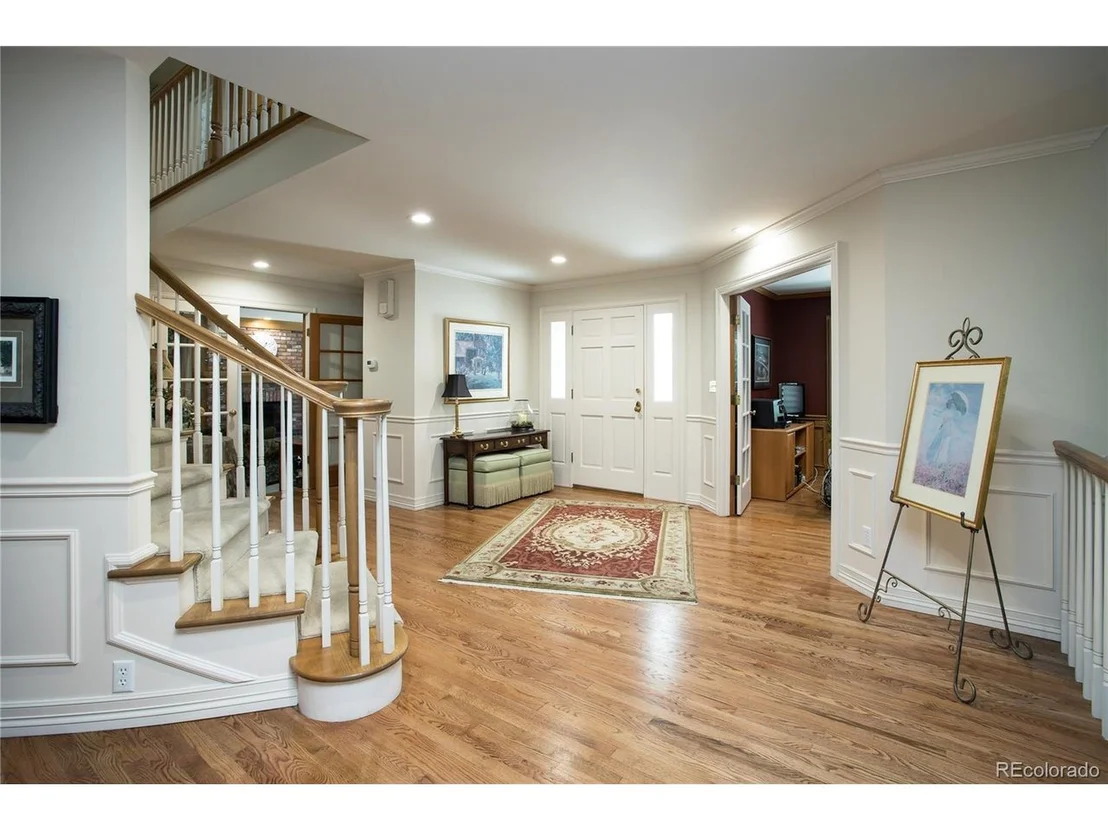 Photo of 7013 S Locust Cir