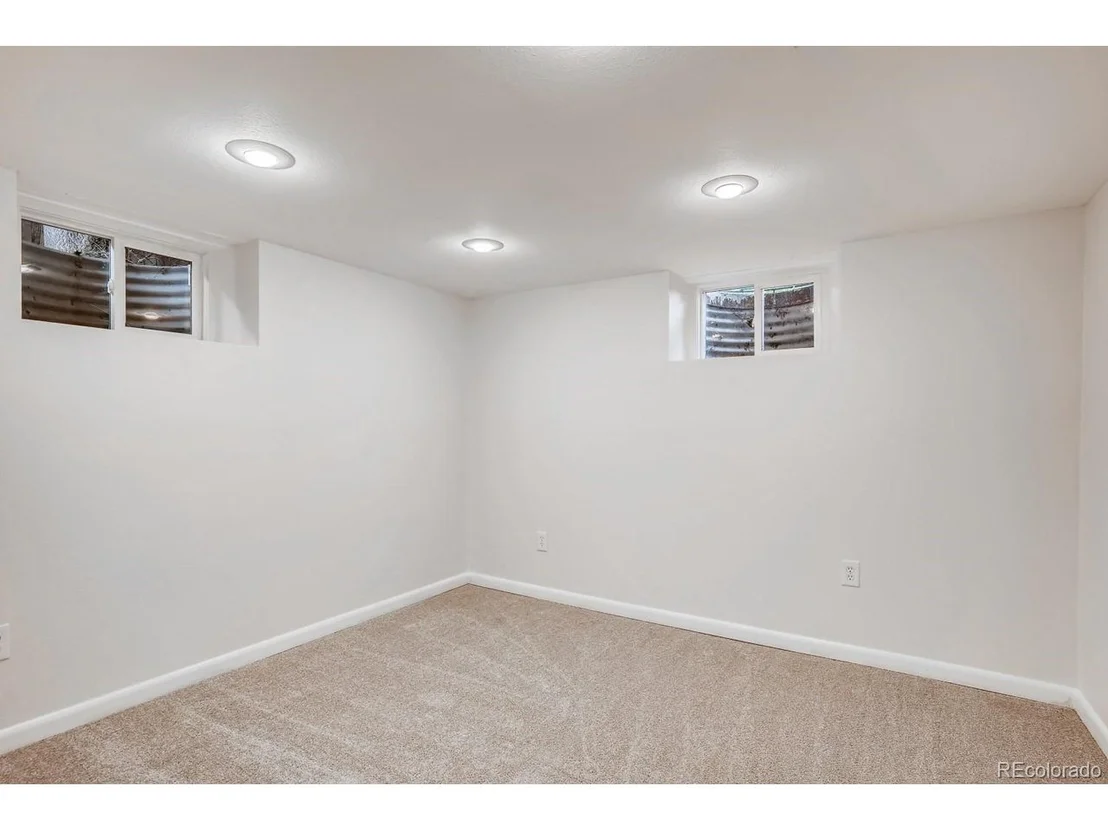 Photo of 2900 Elm St