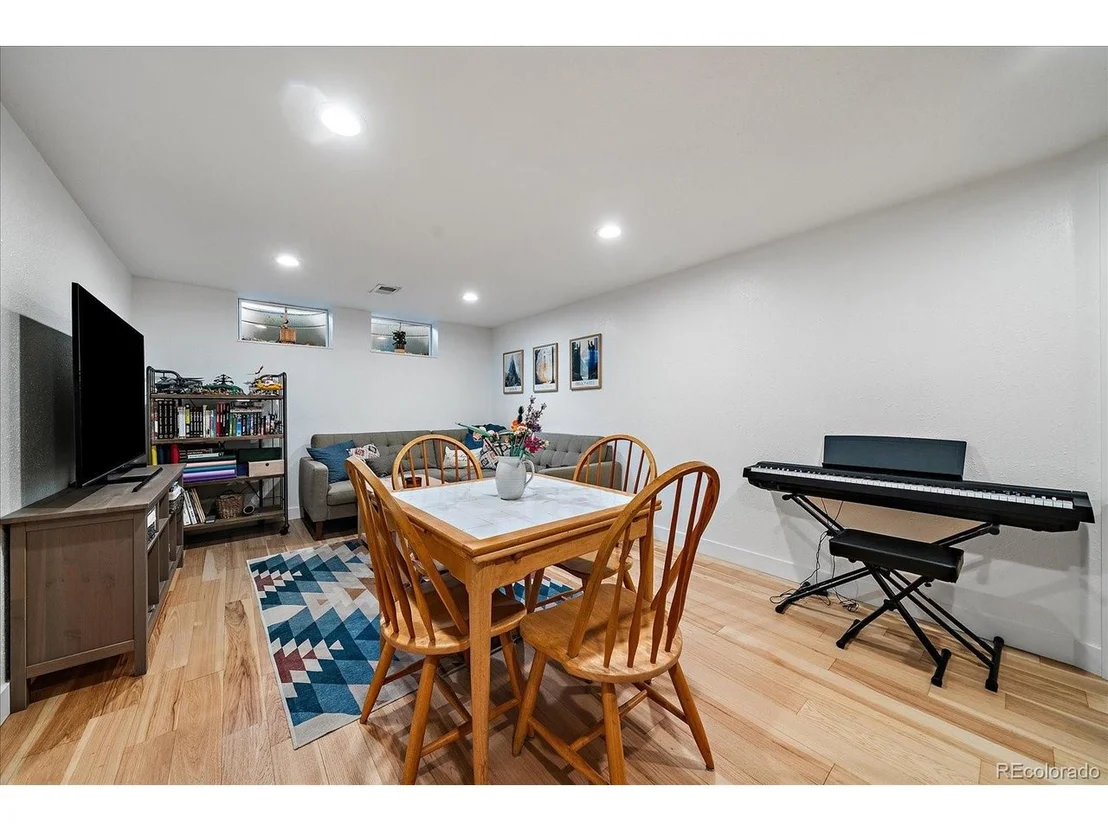 Photo of 5440 Hoyt Dr