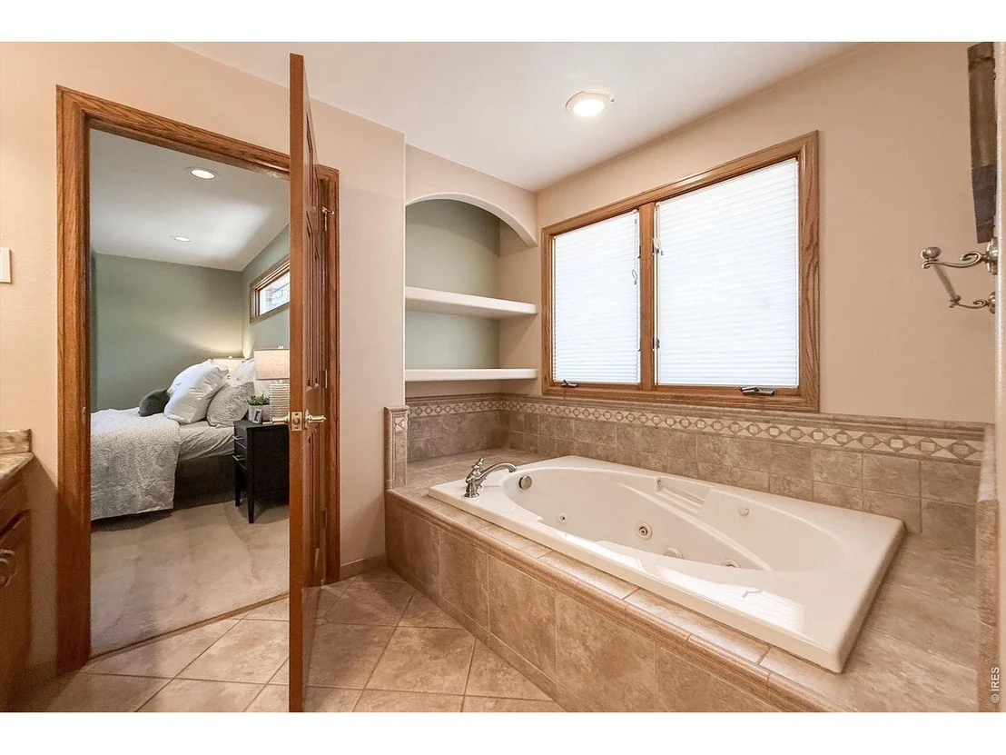 Photo of 2010 Emerald Dr