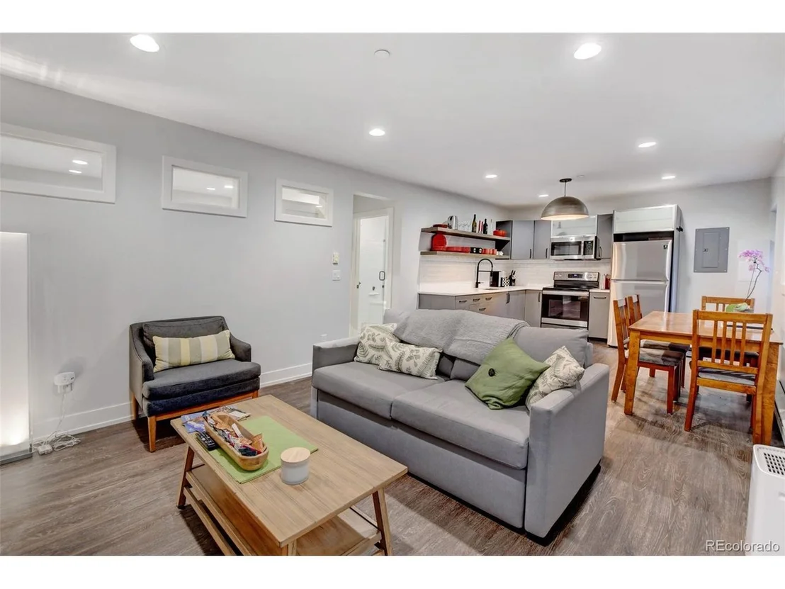 Photo of 1719 Mapleton Ave