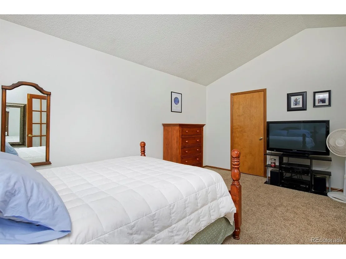 Photo of 372 Oak Ln