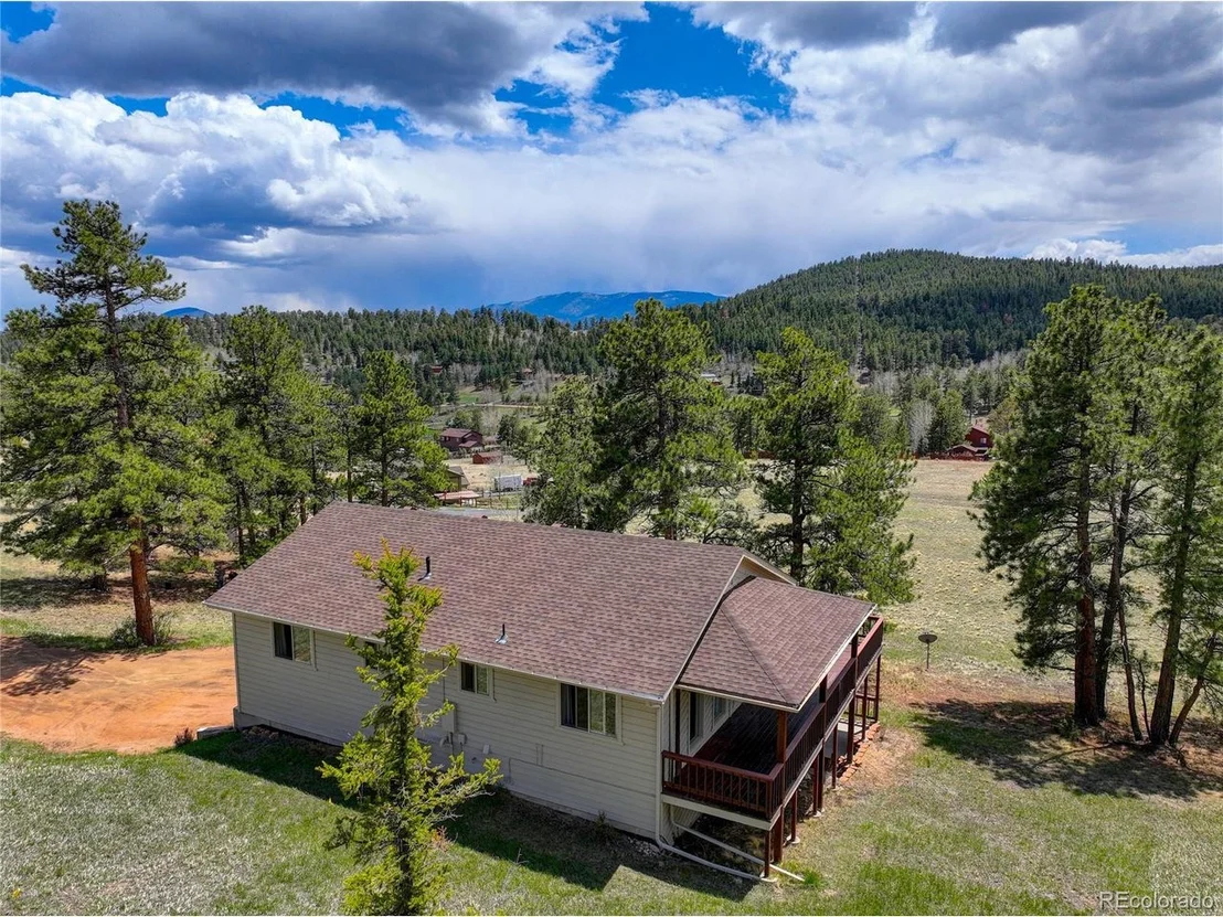 Photo of 924 Bluebird Dr