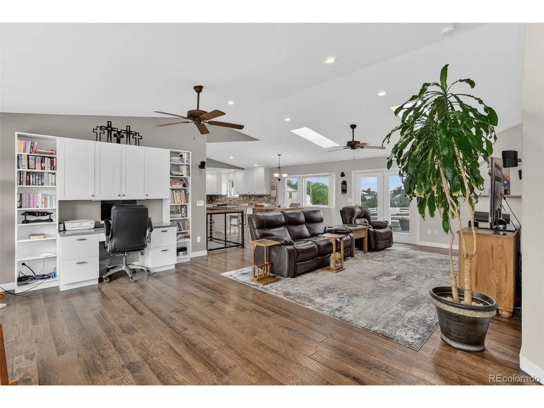 Photo of 4717 Foothills Dr