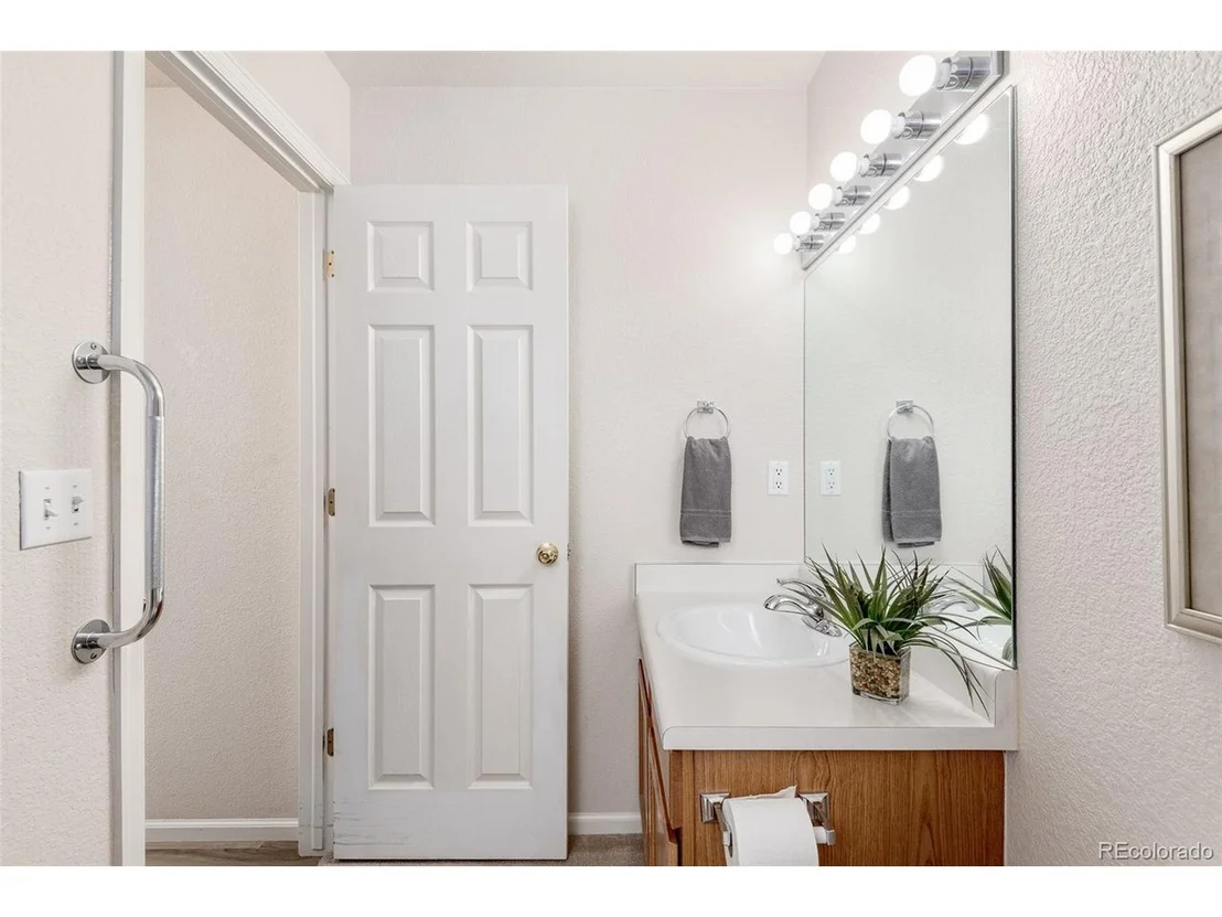 Photo of 3969 Lee Cir