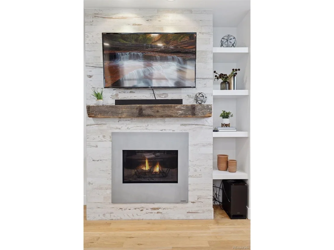 Photo of 3824 Lowell Blvd