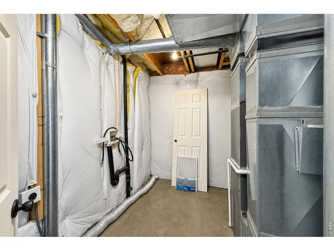 Photo of 1104 Fall River Cir