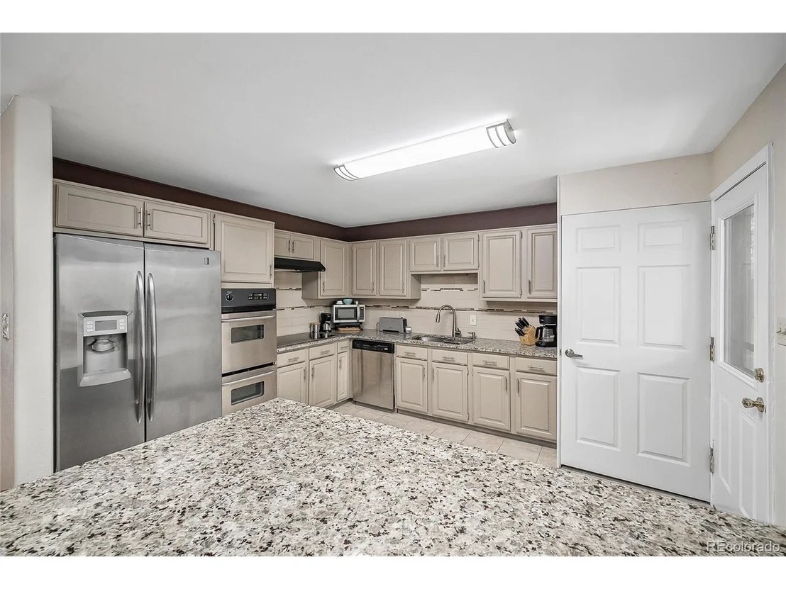 Photo of 6045 Queen St