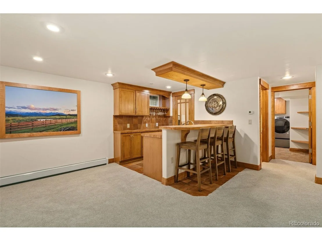 Photo of 3035 Deframe Rd