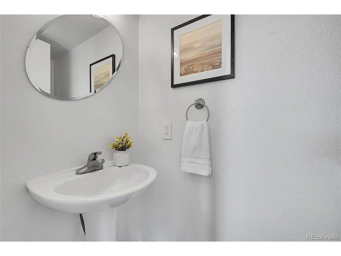 Photo of 8673 Cloverleaf Cir