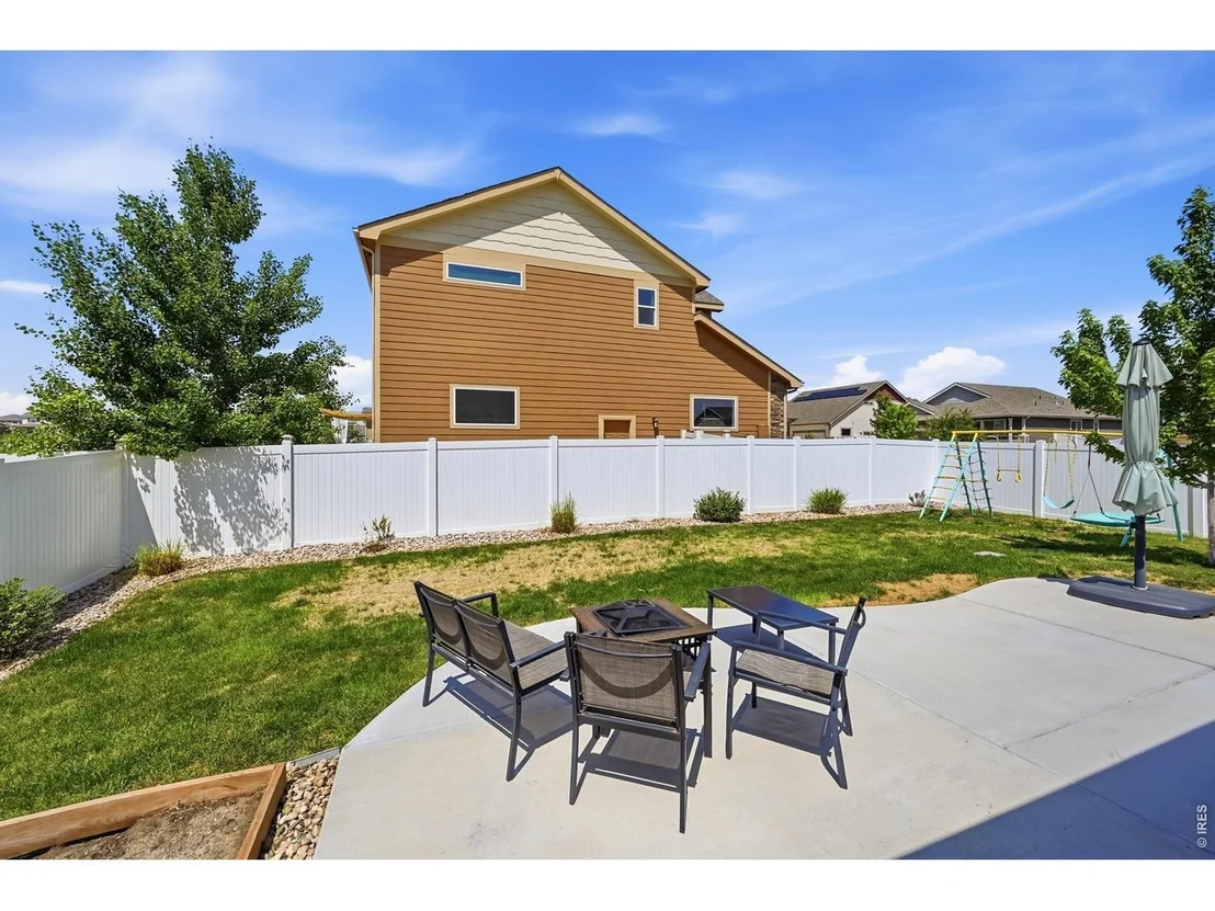 Photo of 987 Axis Dr