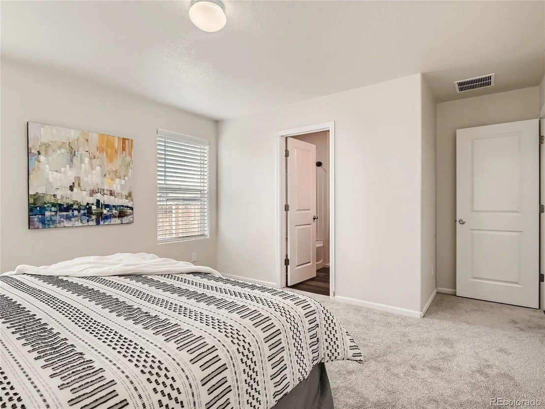 Photo of 47361 Lily Ave