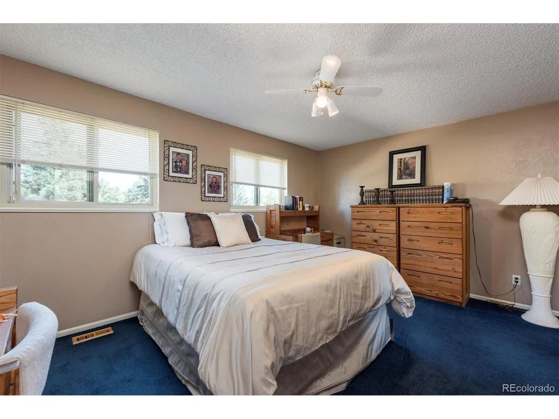 Photo of 10951 Kendall Dr