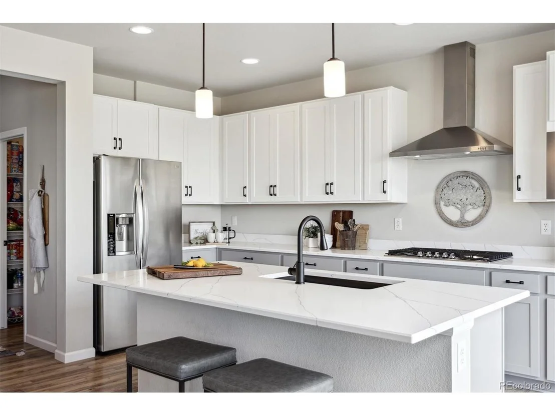 Photo of 1665 Shoreview Pkwy