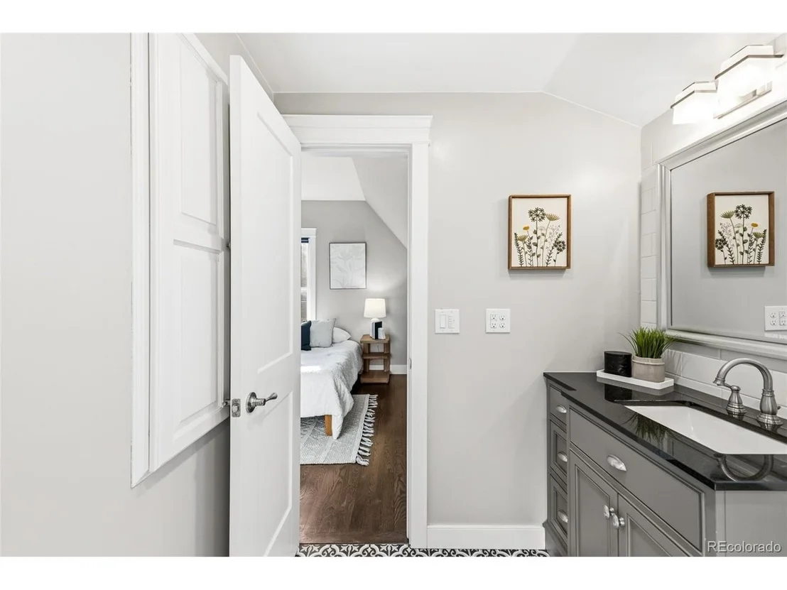 Photo of 3321 Bryant St