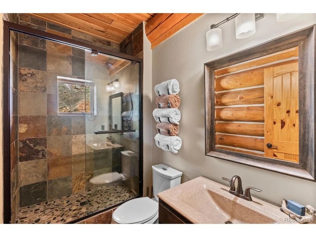 Photo of 217 N Hill Dr