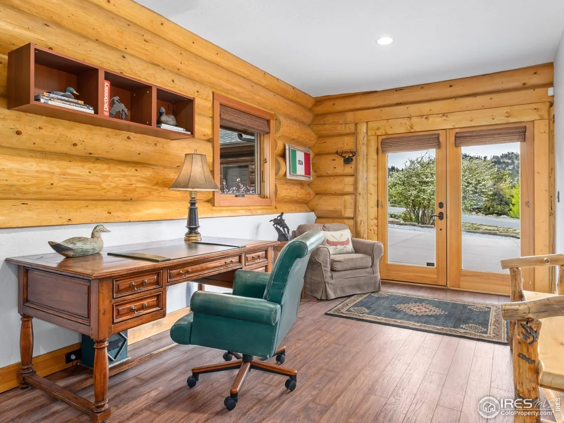 Photo of 2030 Cherokee Dr