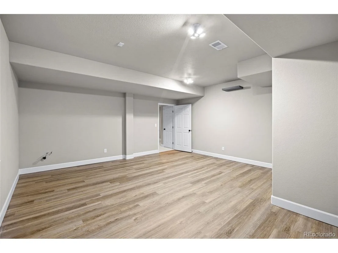 Photo of 7658 Oasis Dr