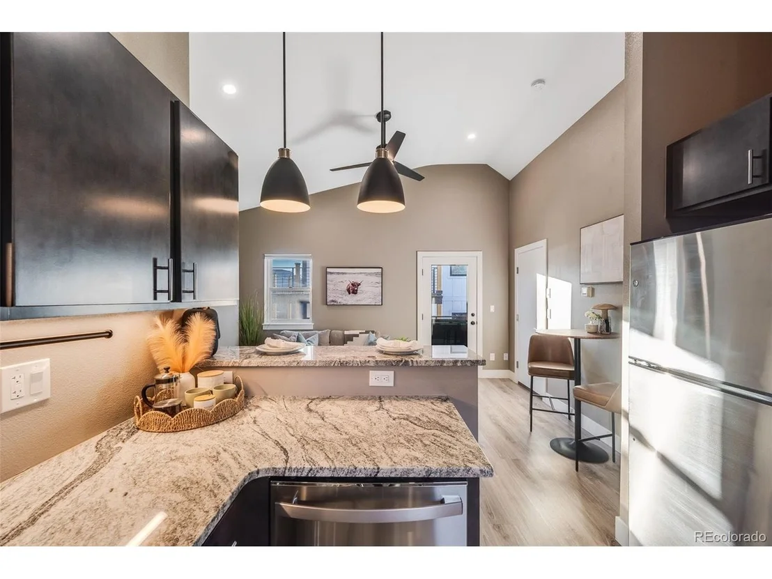 Photo of 3880 Sheridan Blvd
