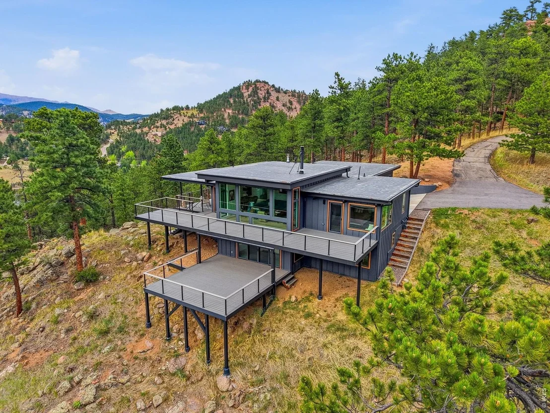 Photo of 725 Timber Ln