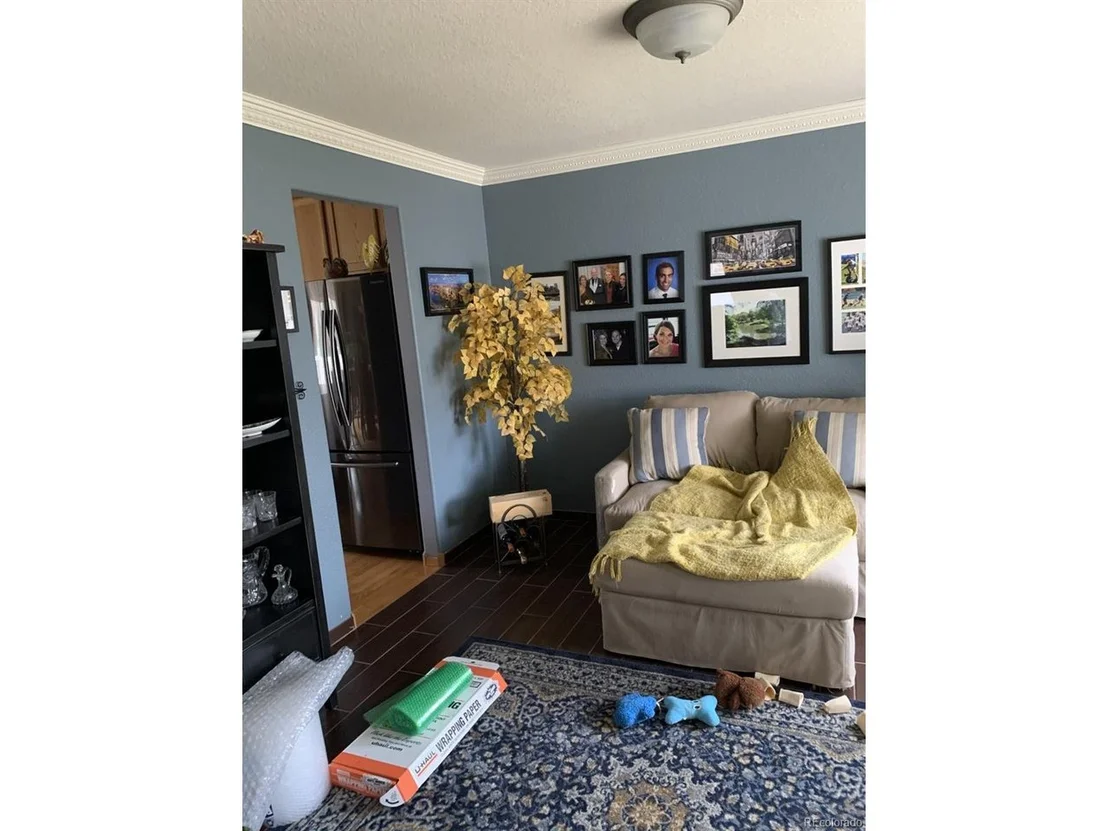 Photo of 6274 Stagecoach Ave