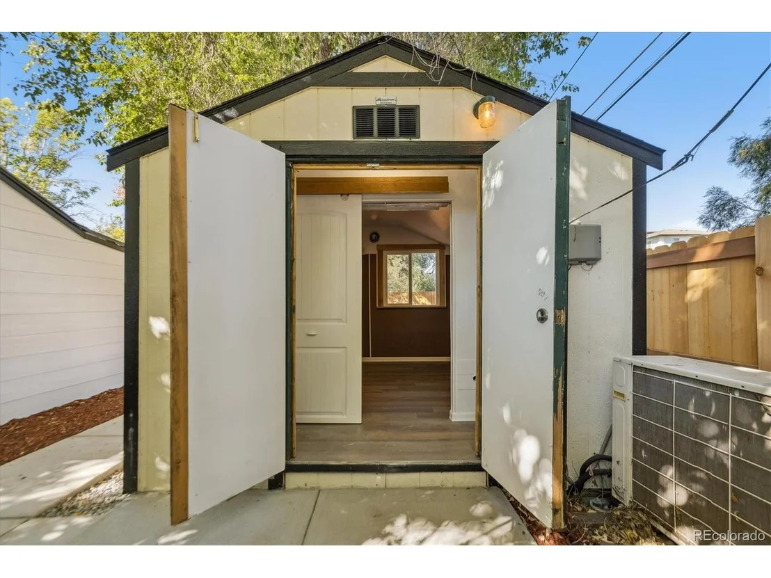 Photo of 6875 Reno Dr