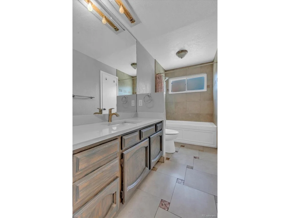 Photo of 12429 Ash Dr