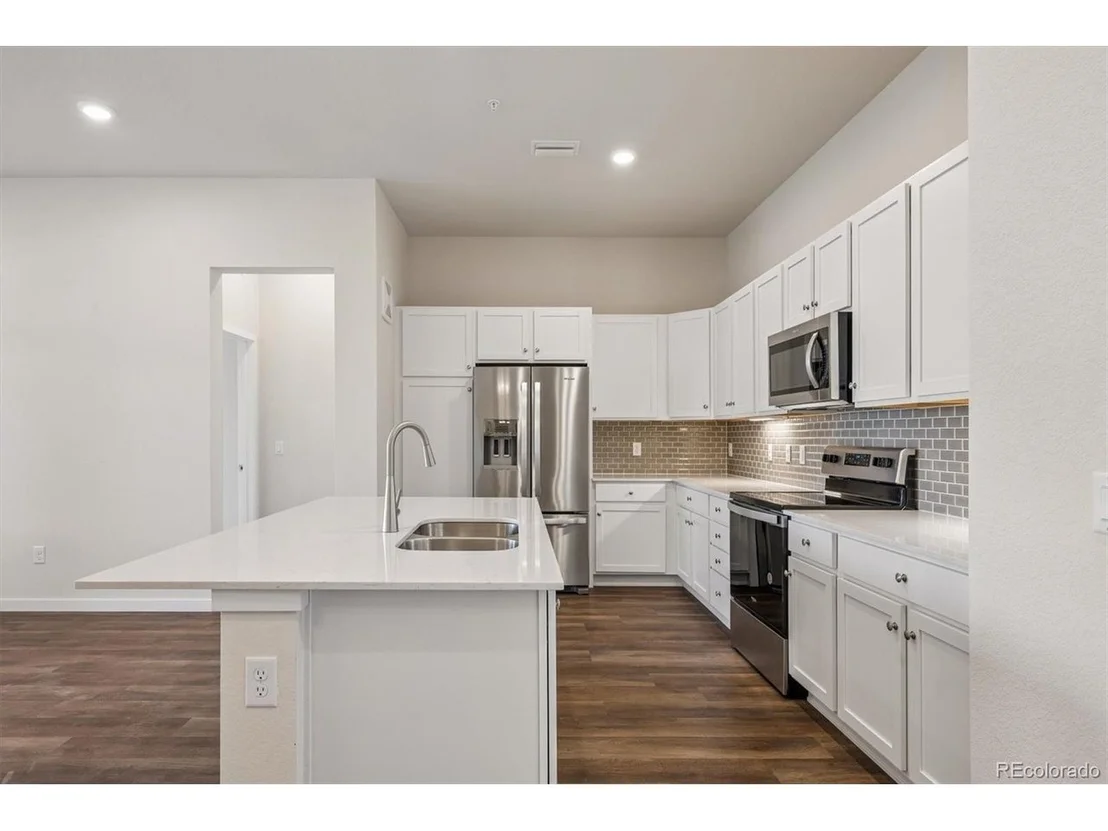 Photo of Unit 2103 at 485 Interlocken Blvd