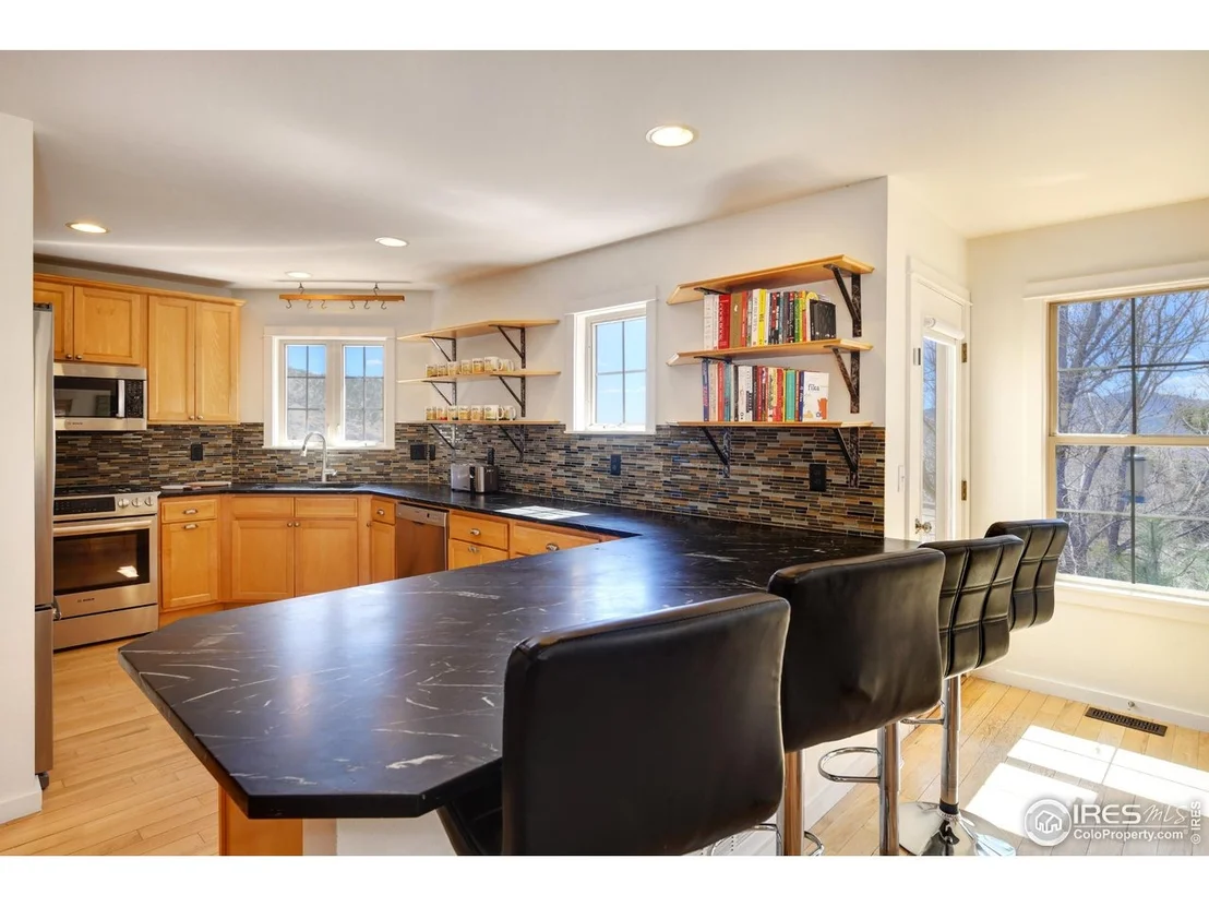 Photo of 385 Vasquez Ct