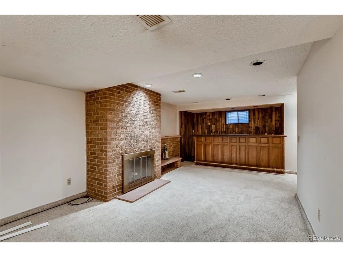 Photo of 8065 Iris St