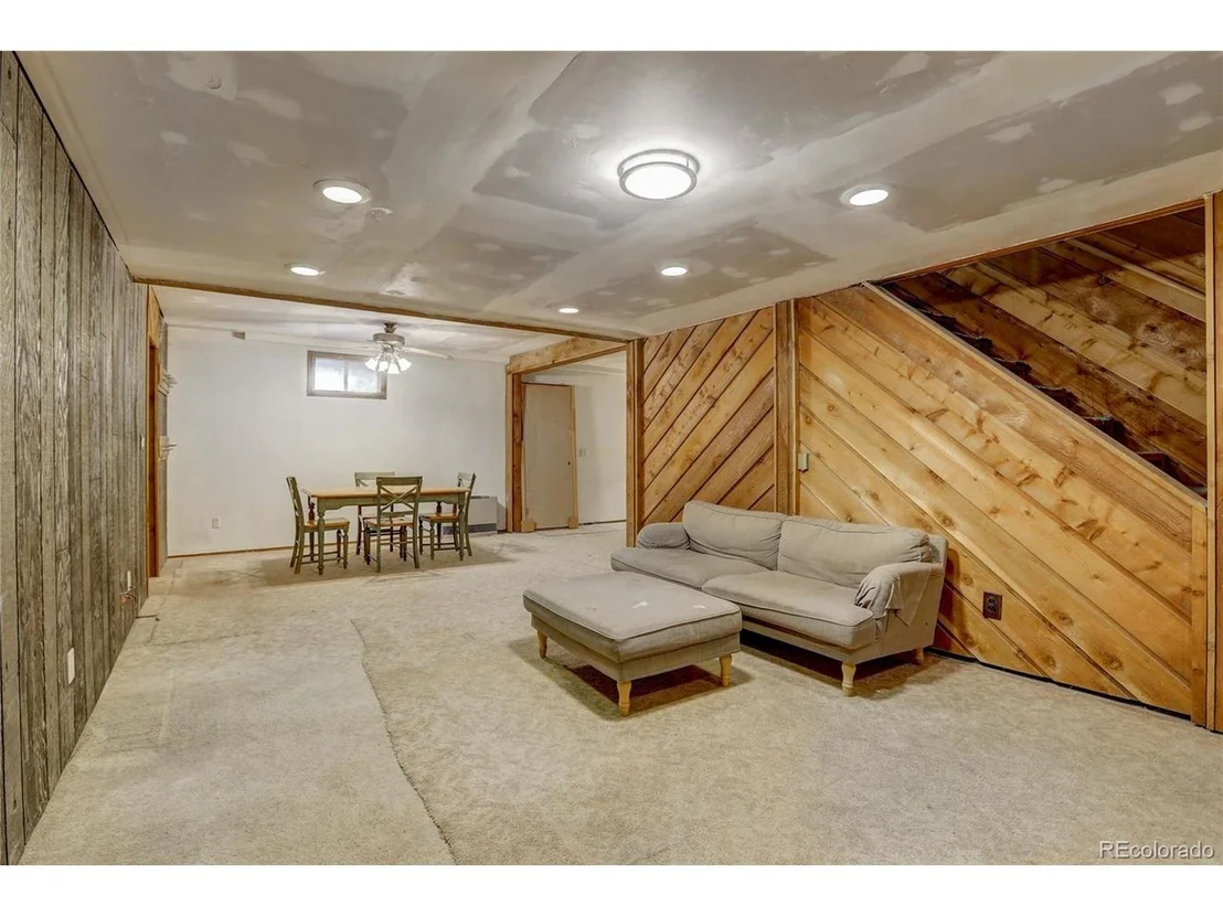 Photo of 155 Pinon Cir