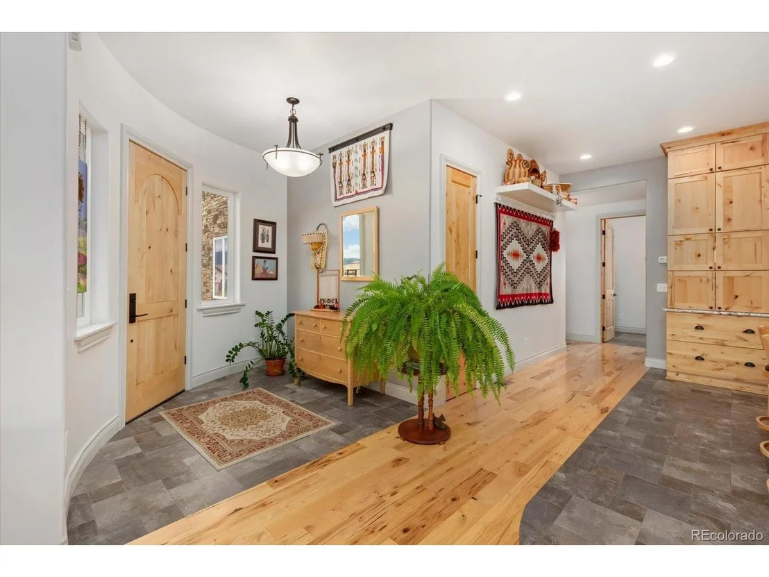 Photo of 7670 Meadowlark Ln