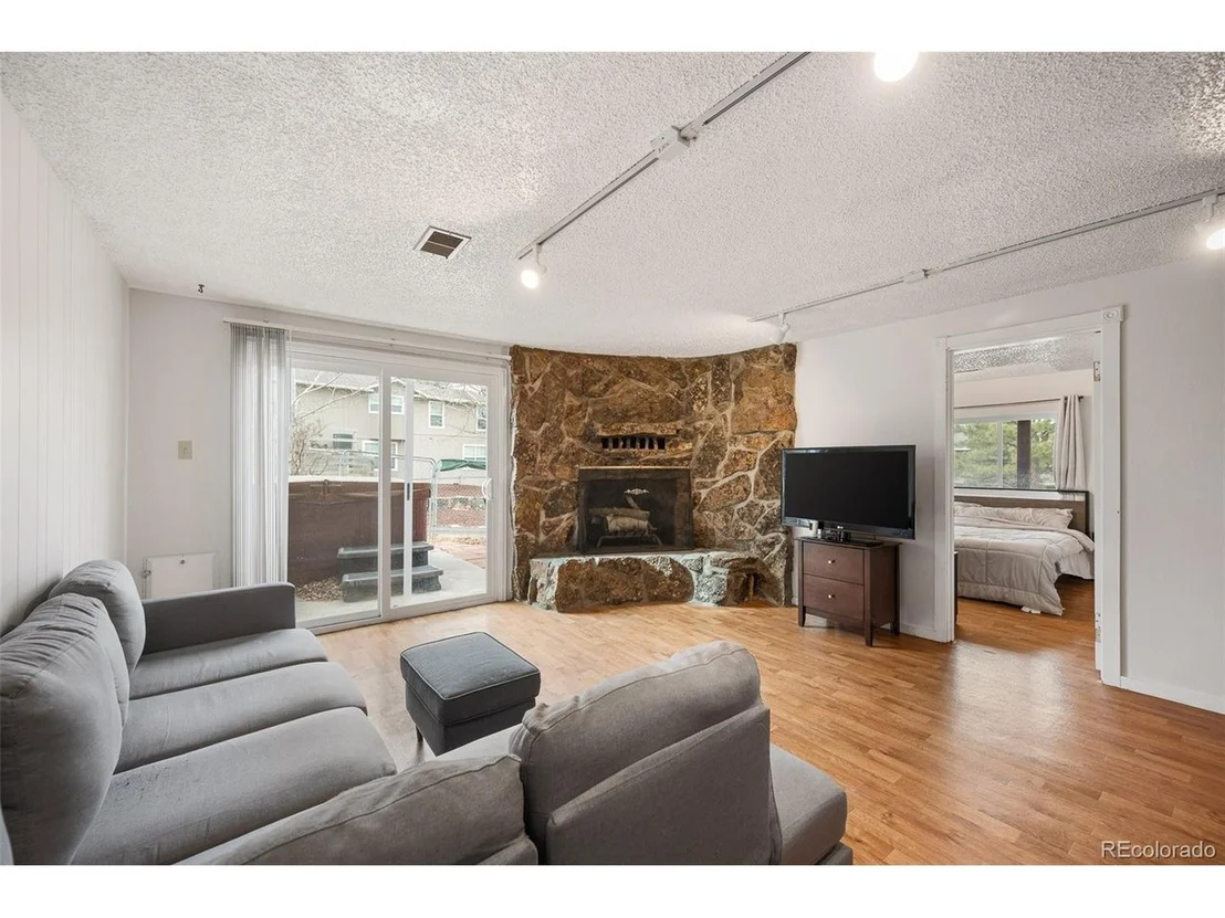 Photo of 8677 Thunderbird Cir