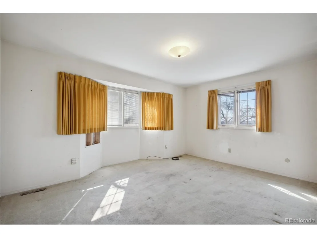 Photo of 3870 Cloverleaf Dr