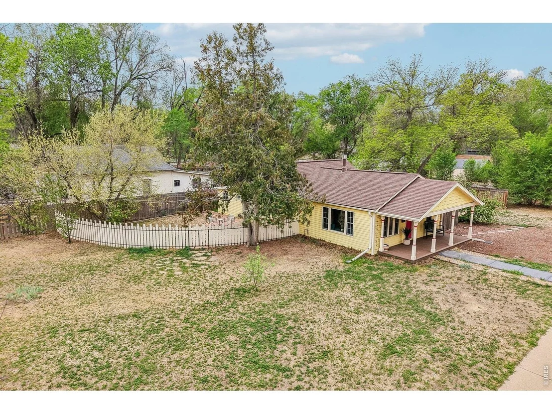 Photo of 205 5th Ave