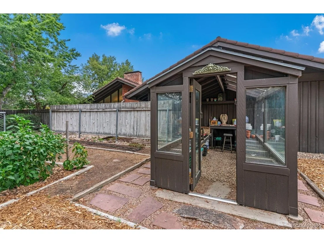 Photo of 5161 Laurel Ave