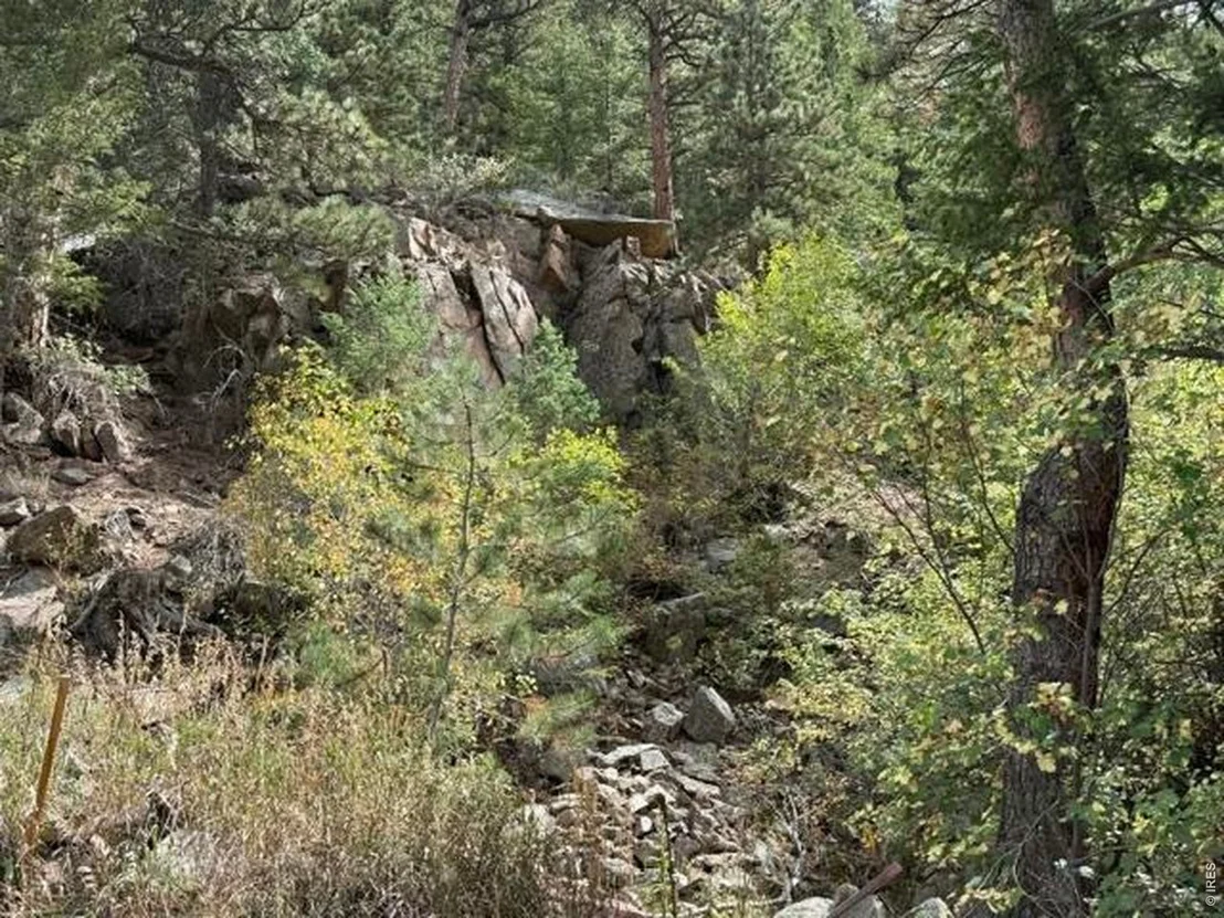 Photo of 555 Riverside Dr