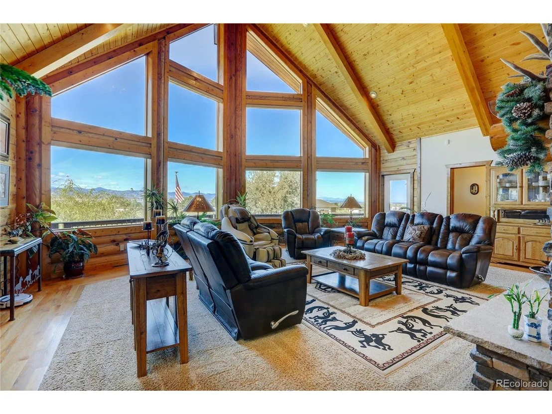 Photo of 6584 Lakeside Cir
