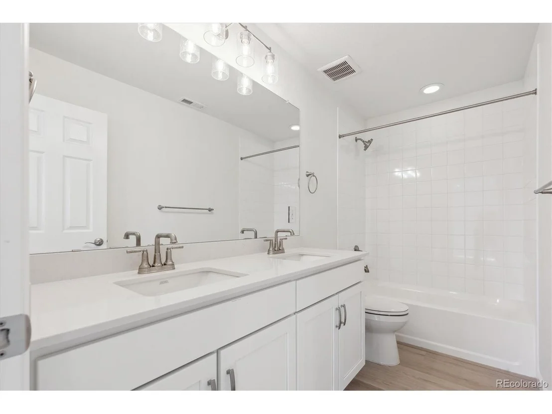 Photo of 660 Split Rock Dr