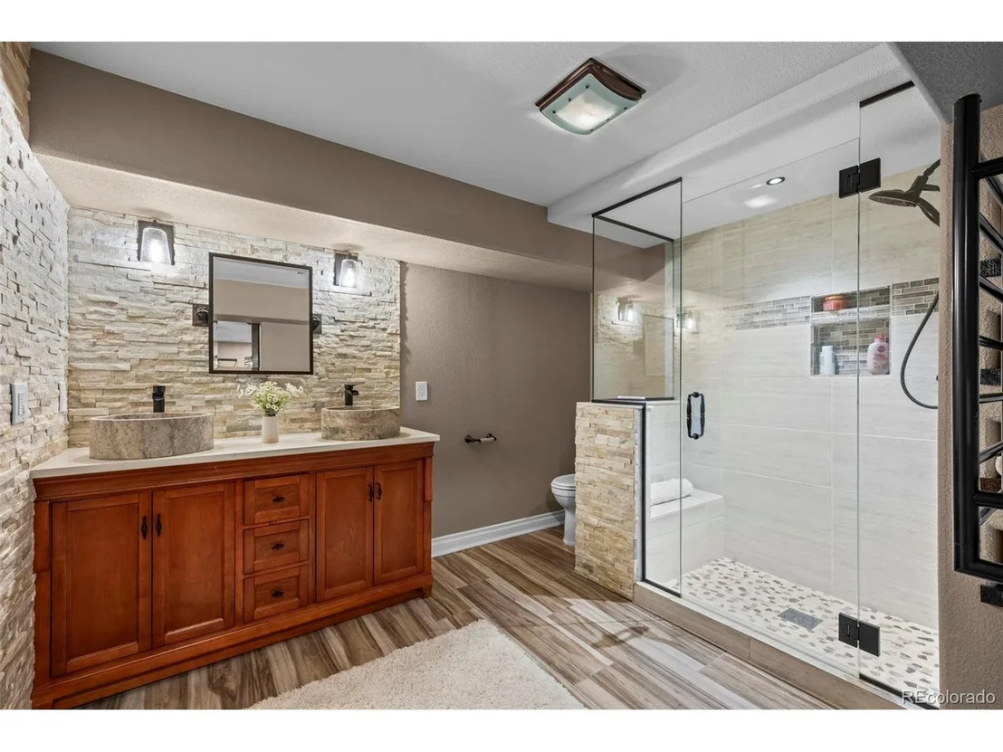 Photo of 5565 Southwind Cir